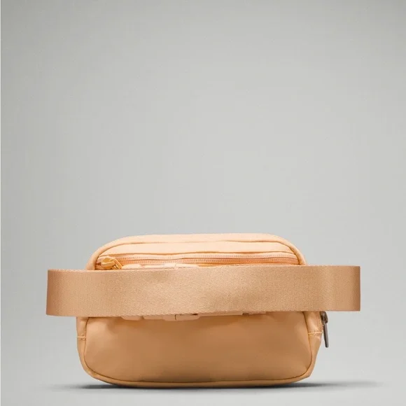 NWT Lululemon Everywhere Belt Bag 1L in Summer Glow - Picture 3 of 11